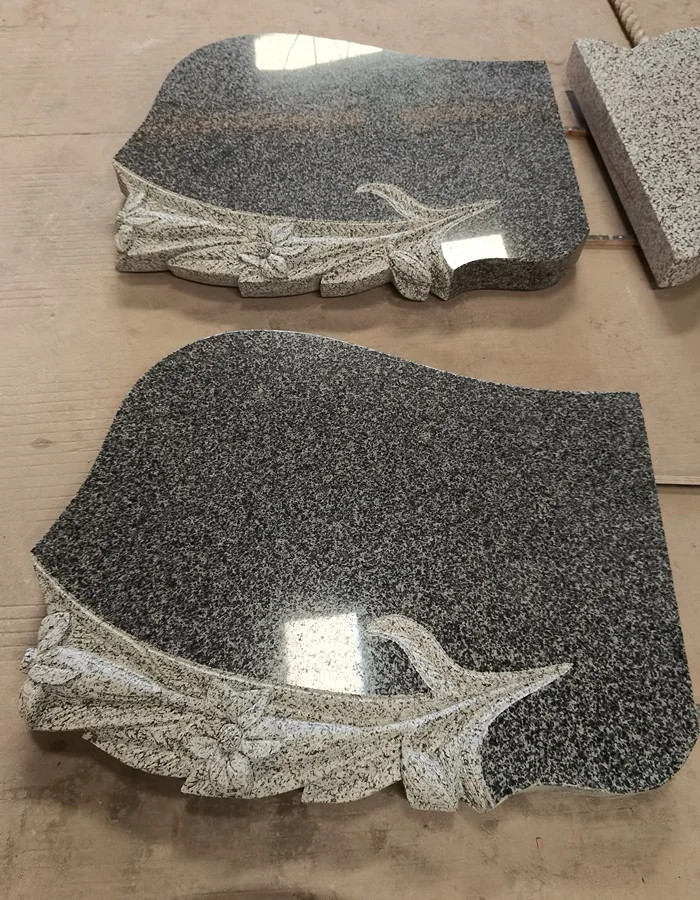 G654 Granite Hungarian-Style Flower Carving Tombstone with Floral Side Detail