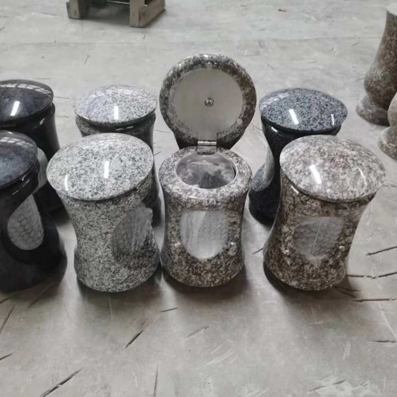 g635-granite-memorial-grave-lamp