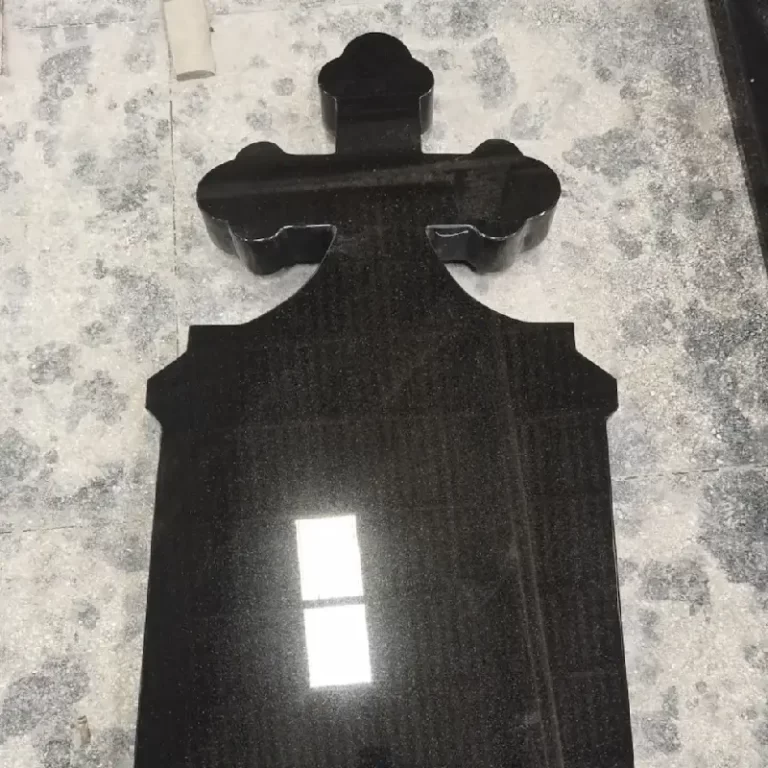 Indian Black Granite Hungary-Style Cross