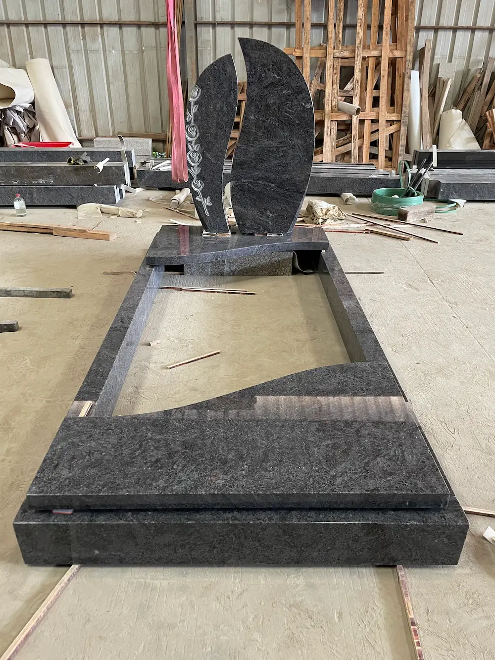 Bahama Blue Granite German-Style Single Tombstone with Rose Carving Split Headstone and Kerb Set