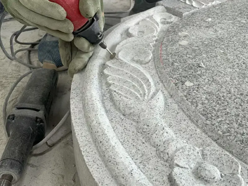 Accurate carving and engraving details for granite tombstones and memorial products